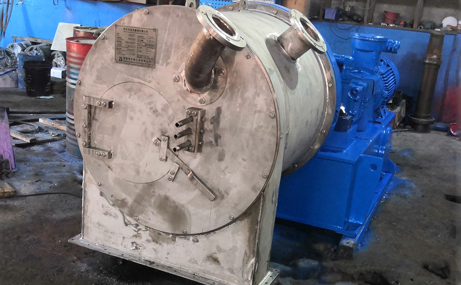 HR630雙級活塞推料離心機主機